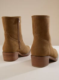 Dani Suede Booties Detail 4 - TULLABEE