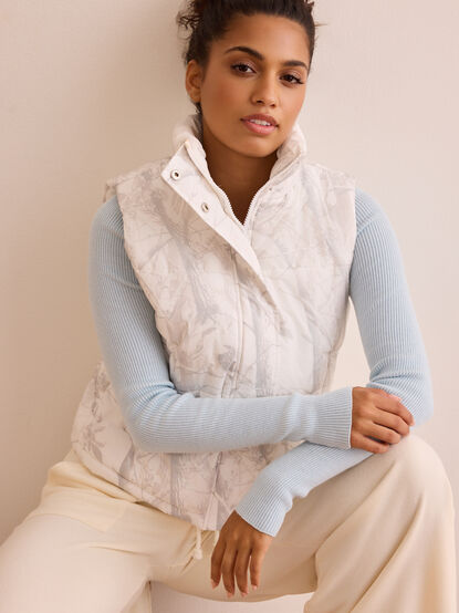 Wander Camo Puffer Vest - TULLABEE