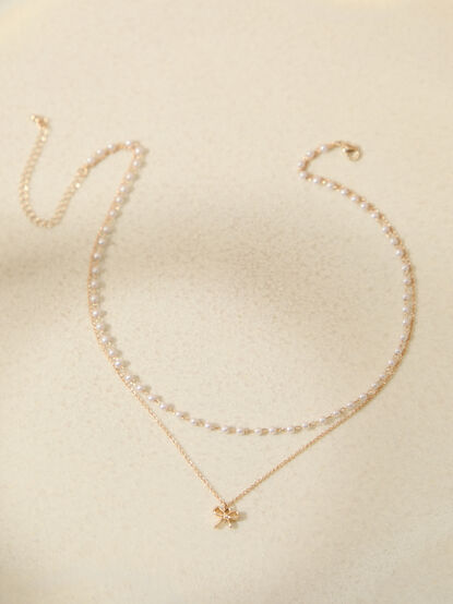 Bow Charm Pearl Layered Necklace - TULLABEE