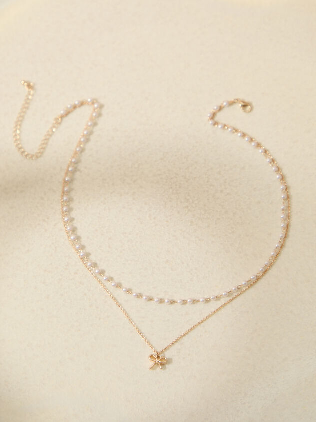 Bow Charm Pearl Layered Necklace Detail 2 - TULLABEE