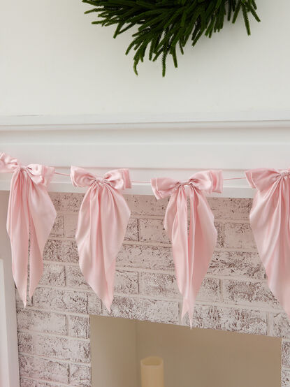 Satin Bow Garland - TULLABEE