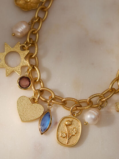 Cherish Textured Link Charm Necklace - TULLABEE