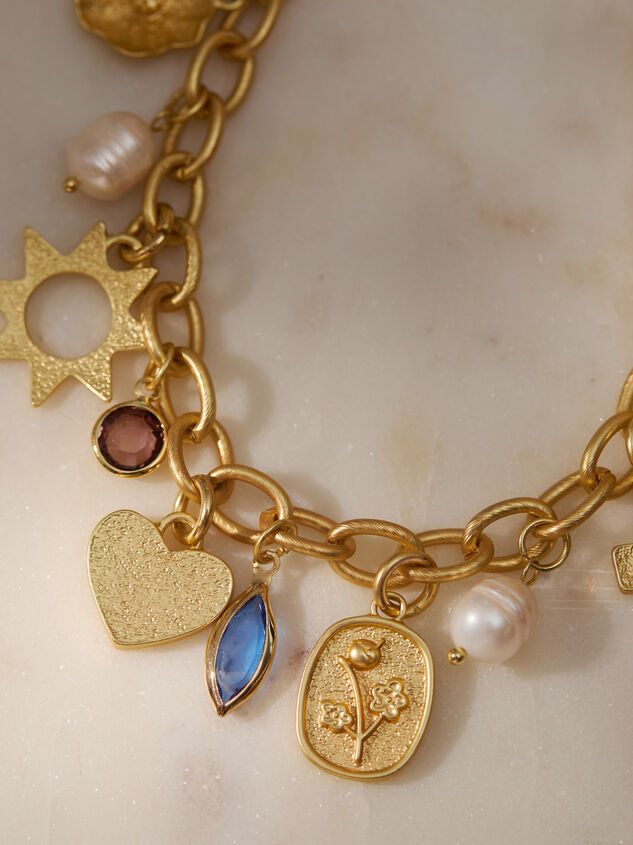 Cherish Textured Link Charm Necklace Detail 2 - TULLABEE