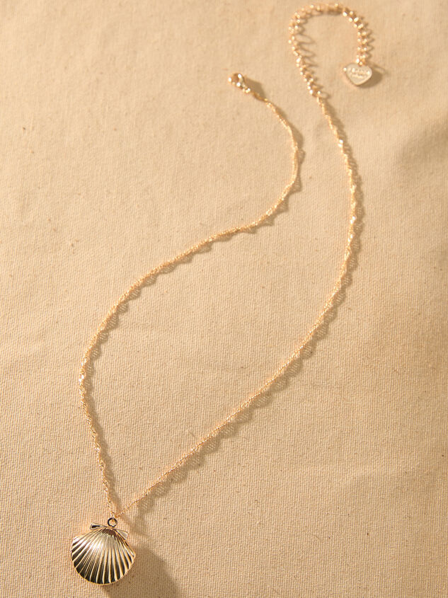 Shell Locket Necklace Detail 2 - TULLABEE