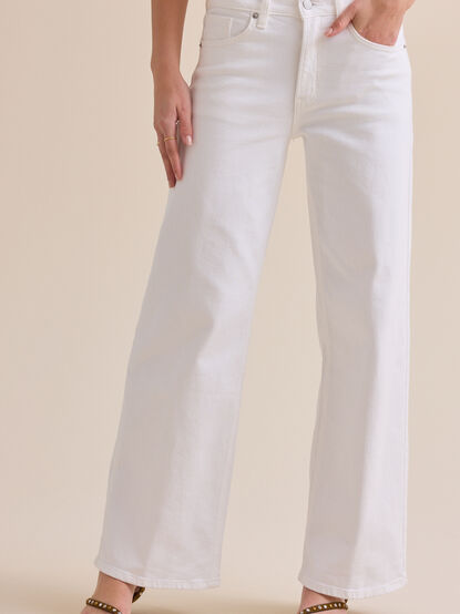 Logan Straight Leg Jean - TULLABEE