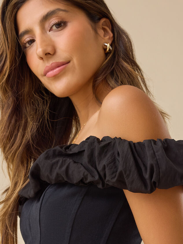 Sarah Off-Shoulder Crop Top Detail 4 - TULLABEE