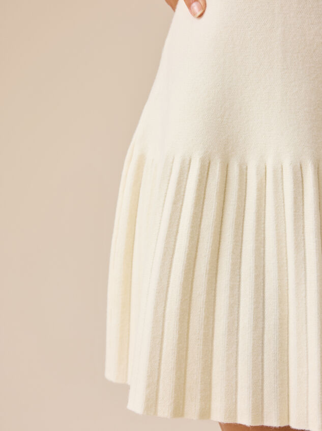 Lyssandra Pleated Sweater Dress Detail 3 - TULLABEE