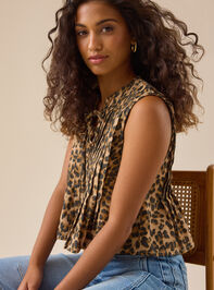 Avalon Pleated Babydoll Top Detail 3 - TULLABEE