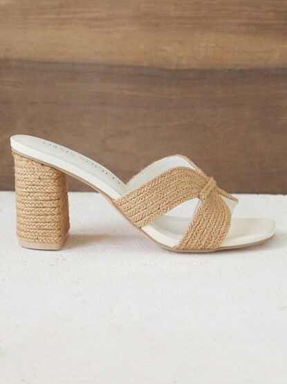 Sandy Heels - TULLABEE