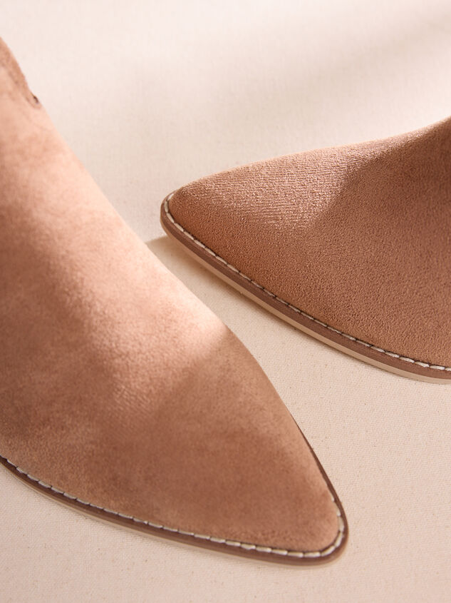 Amaya Western Boots Detail 4 - TULLABEE