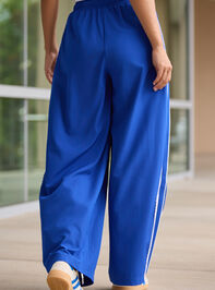 On The Run Detailed Pants Detail 4 - TULLABEE