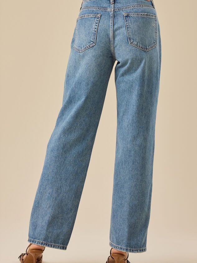 Magnolia Straight Leg Jean Detail 4 - TULLABEE