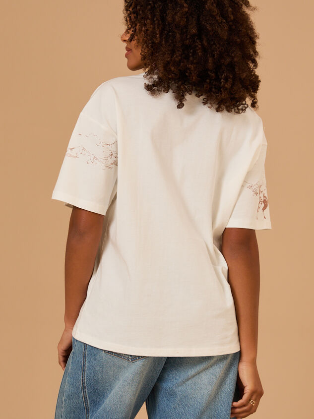Running Horses Oversized Tee Detail 5 - TULLABEE