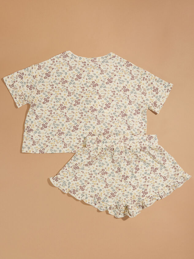 Leonie Floral Tee and Shorts Set by Rylee + Cru Detail 2 - TULLABEE