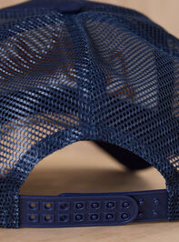Le Weekend Trucker Hat Detail 3 - TULLABEE