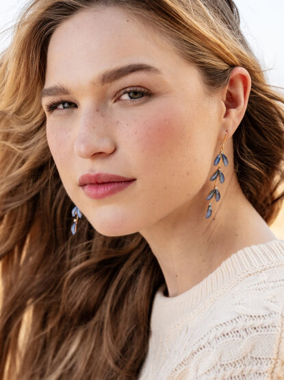 Resin Leaf Dangle Earrings - TULLABEE