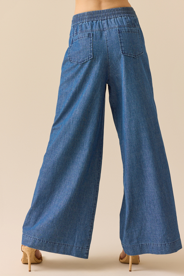 Hollis Smocked Pant Detail 4 - Altar'd State