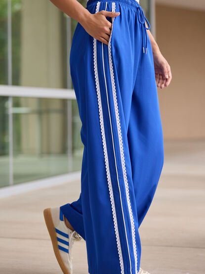 On The Run Detailed Pants - TULLABEE