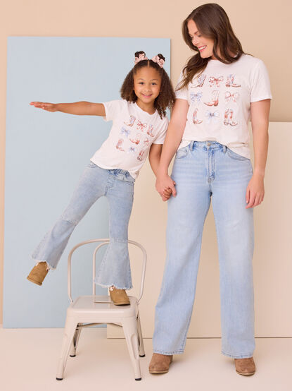 Boots and Bows Mama Tee - TULLABEE