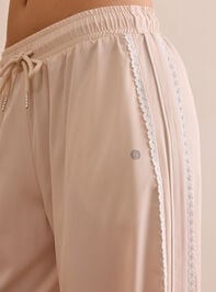 On The Run Detailed Pants Detail 2 - TULLABEE