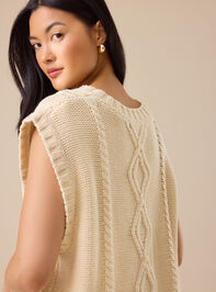 Joanna Cable Oversized Vest Detail 6 - TULLABEE