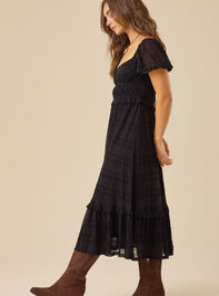 Lottie Textured Maxi Dress Detail 3 - TULLABEE