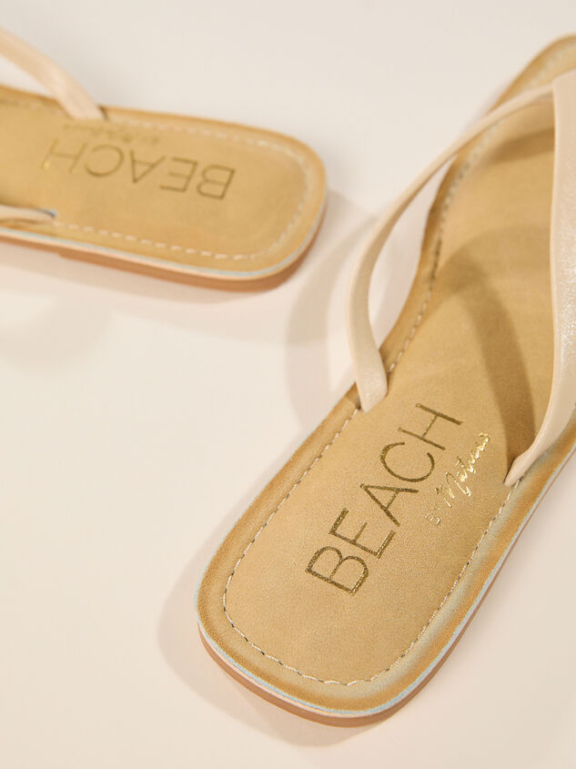 Bungalow Square Toe Flip Flop Detail 2 - TULLABEE