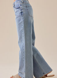 Reed Straight Leg Jeans Detail 3 - TULLABEE