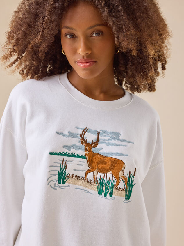 Embroidered Deer Sweatshirt Detail 3 - TULLABEE