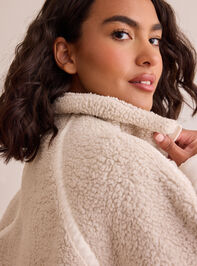 Sprint Sherpa Quarter Zip Detail 7 - TULLABEE