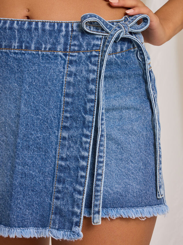 Dylan Side Tie Denim Skort Detail 4 - TULLABEE