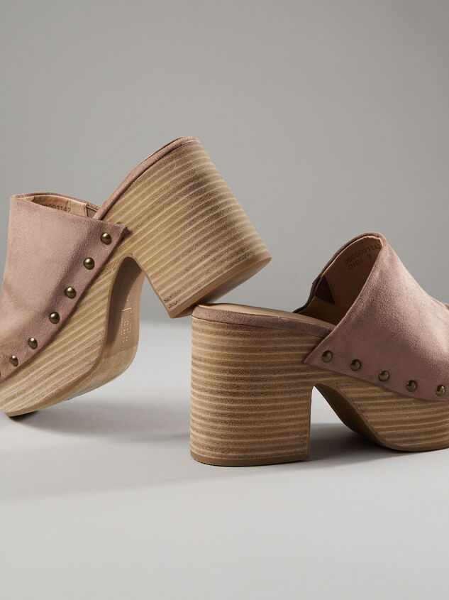 Gigi Platform Heels Detail 3 - TULLABEE