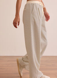 Stride Lounge Pants Detail 4 - TULLABEE