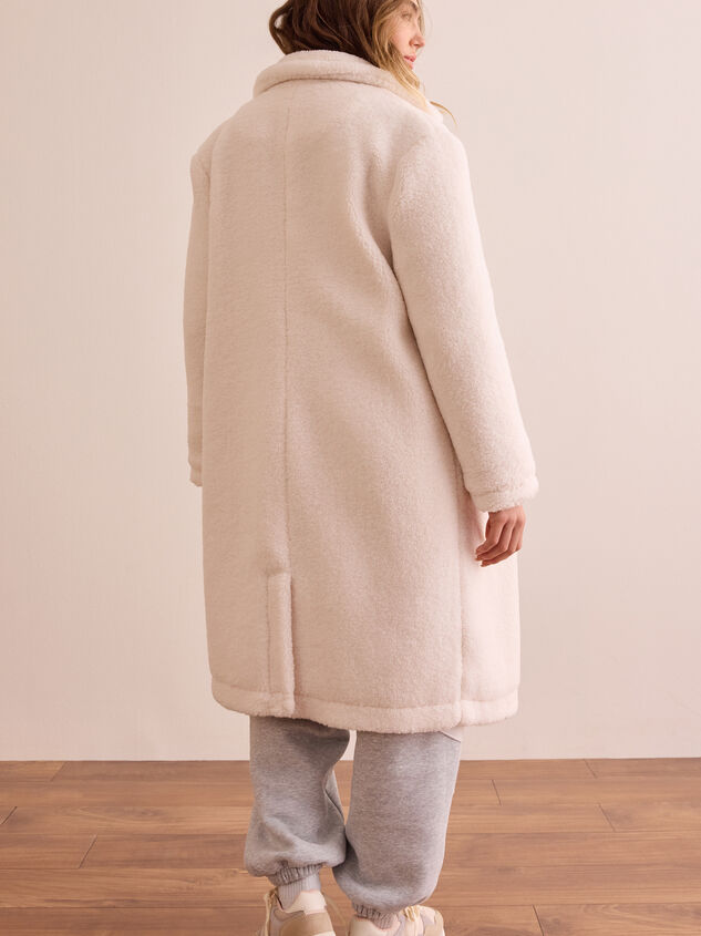 Aspen Overlook Teddy Coat Detail 6 - TULLABEE