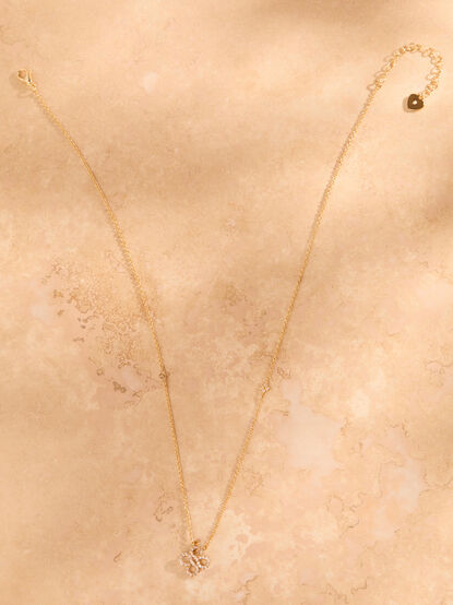 Twisted Clover Necklace in 18K Gold - TULLABEE