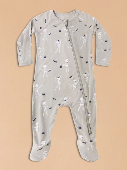 Sweet Skelly Footie by Quincy Mae - TULLABEE
