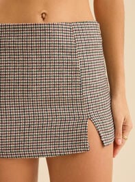 Maddy Houndstooth Mini Skirt Detail 2 - TULLABEE
