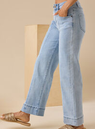Henley Cropped Jeans Detail 4 - TULLABEE