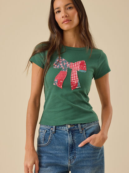 Evergreen Bow Patchwork Tee - TULLABEE