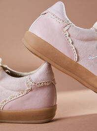 Julie Bow Lace Sneakers Detail 4 - TULLABEE