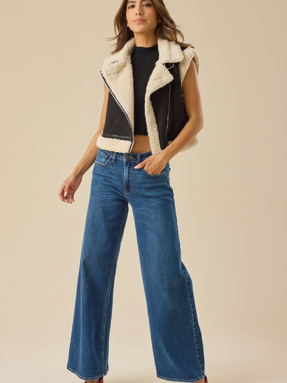 Tilly Sherpa Vest - TULLABEE