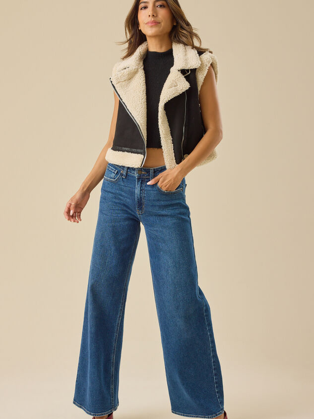 Tilly Sherpa Vest Detail 2 - TULLABEE