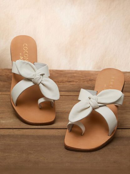Vaughn Sandals By Matisse - TULLABEE