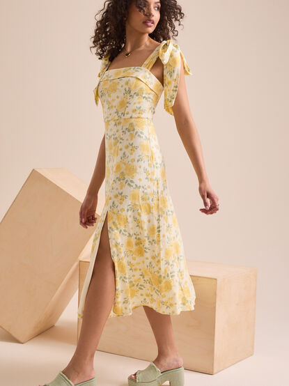 Selena Floral Midi Dress - TULLABEE