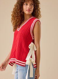Tilly V-Neck Sweater Vest Detail 2 - TULLABEE