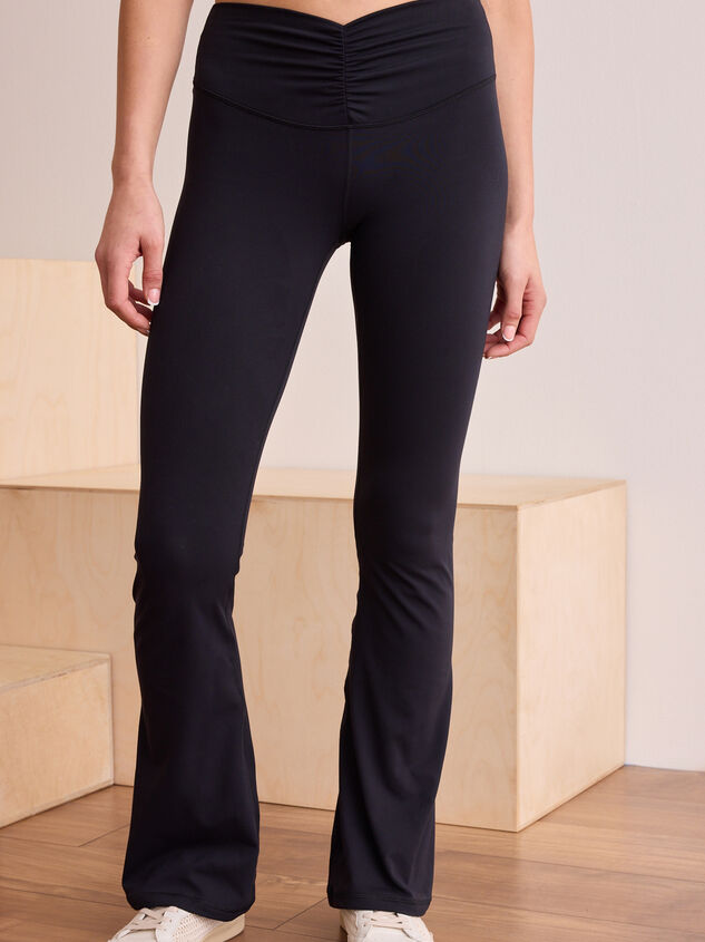 Victory Lap Ruched Leggings Detail 3 - TULLABEE