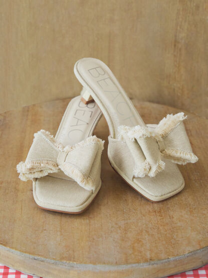Penelope Kitten Heels by Matisse - TULLABEE
