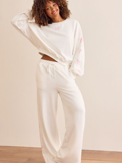 Sweet Bow Straight Leg Pant - TULLABEE