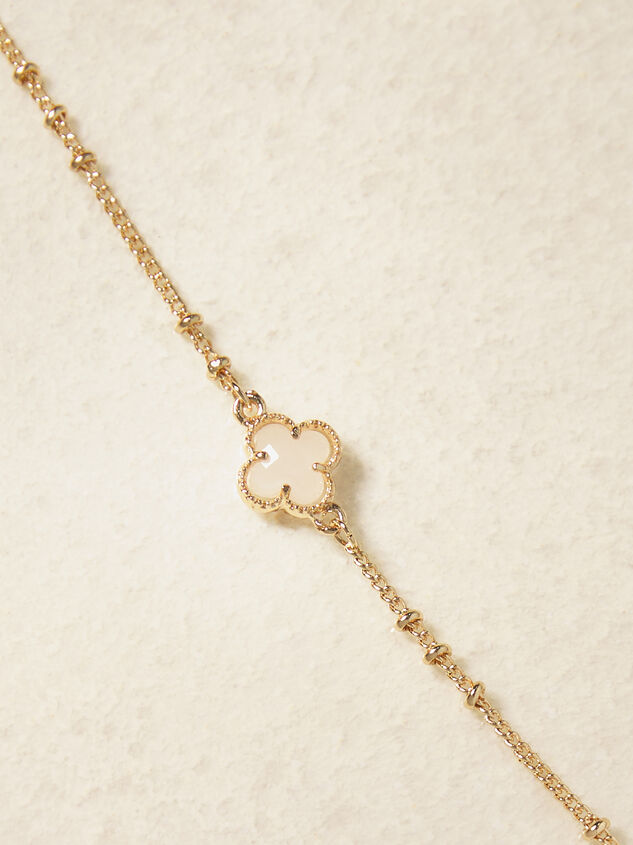 Dainty Clover Charm Choker Necklace Detail 2 - TULLABEE