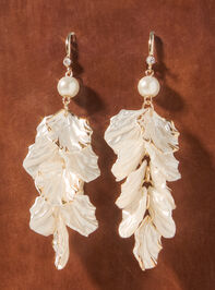 Shell Pearl Dangle - TULLABEE